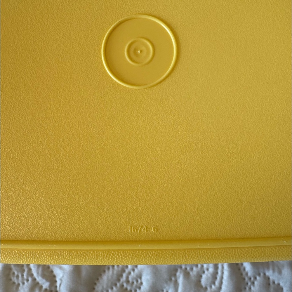 Vintage Tupperware Yellow Container - Picture 4 of 9